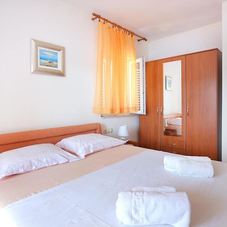 Apartments By The Sea Seget Vranjica, Trogir - 13771 Chambre photo