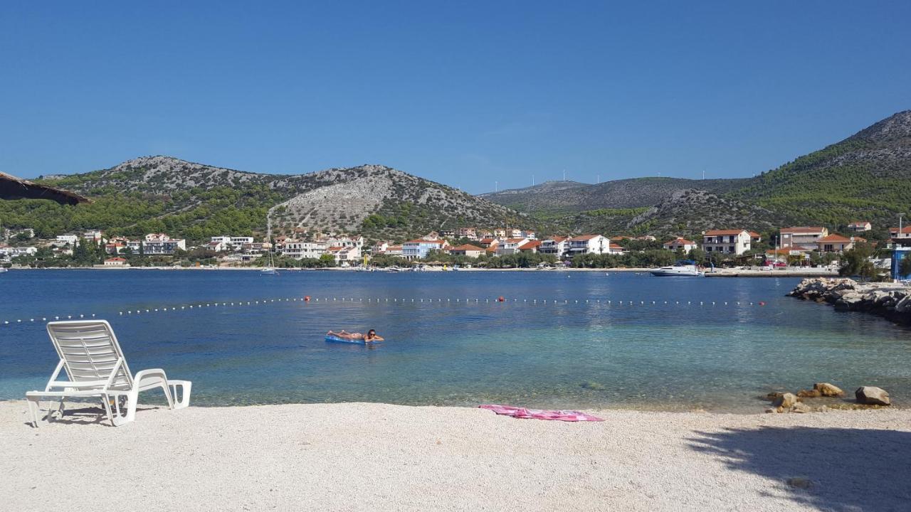 Apartments By The Sea Seget Vranjica, Trogir - 13771 Extérieur photo