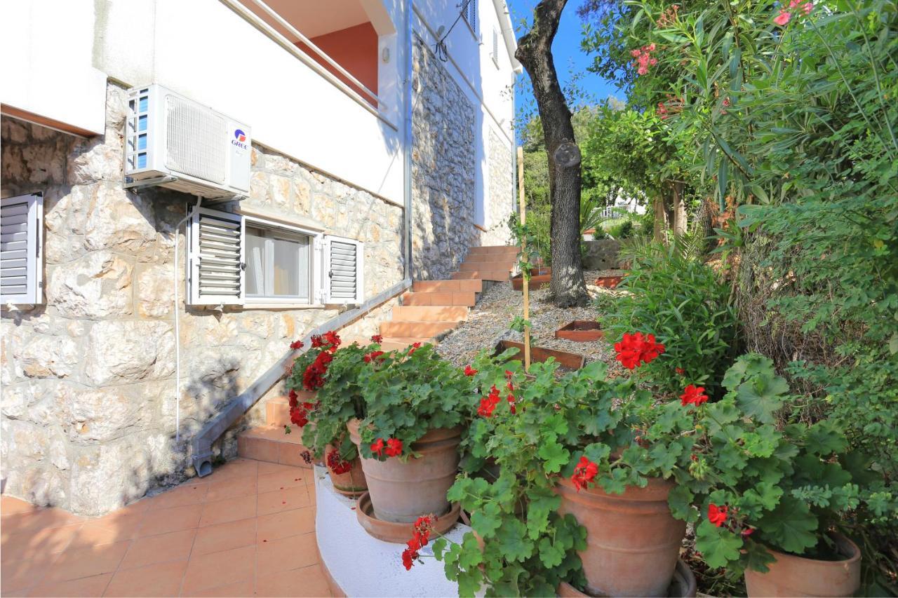 Apartments By The Sea Seget Vranjica, Trogir - 13771 Extérieur photo