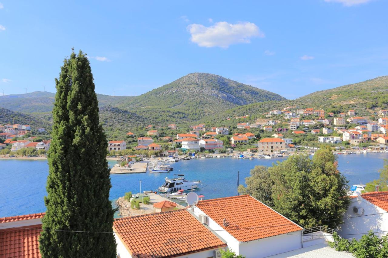 Apartments By The Sea Seget Vranjica, Trogir - 13771 Extérieur photo