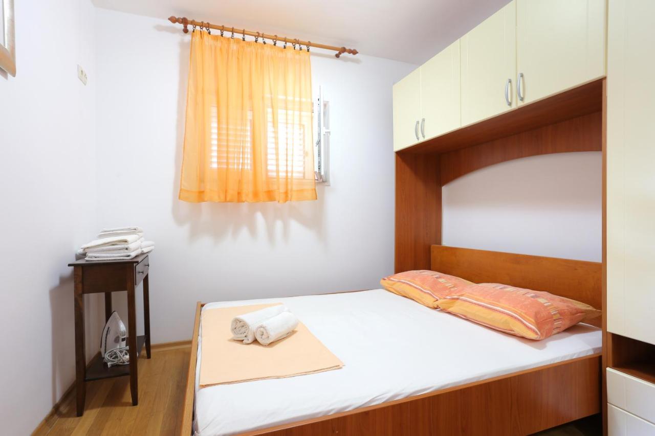 Apartments By The Sea Seget Vranjica, Trogir - 13771 Extérieur photo