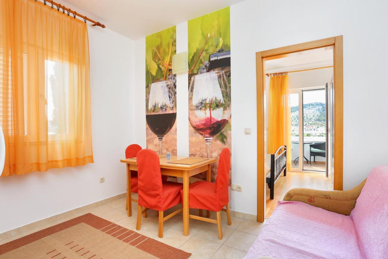 Apartments By The Sea Seget Vranjica, Trogir - 13771 Extérieur photo