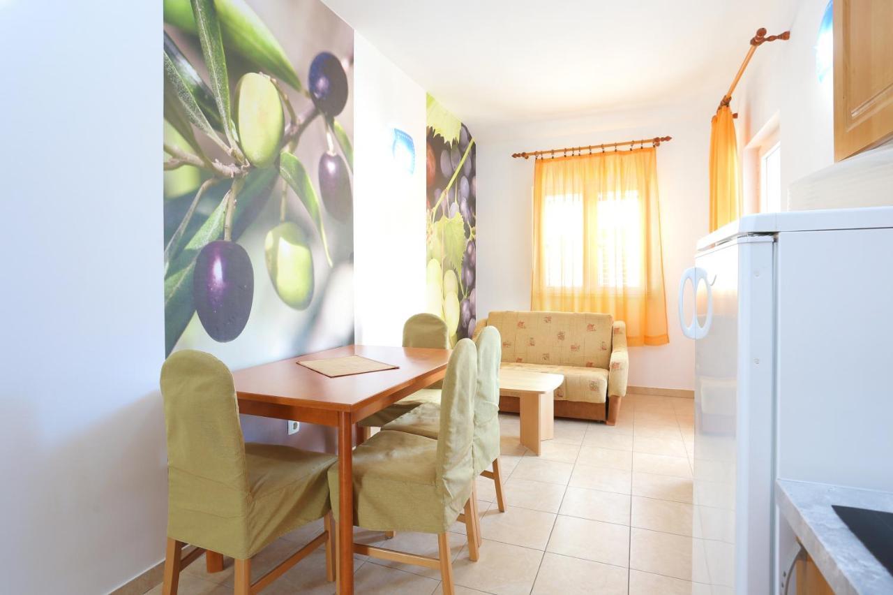 Apartments By The Sea Seget Vranjica, Trogir - 13771 Extérieur photo