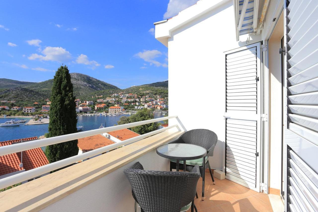 Apartments By The Sea Seget Vranjica, Trogir - 13771 Extérieur photo