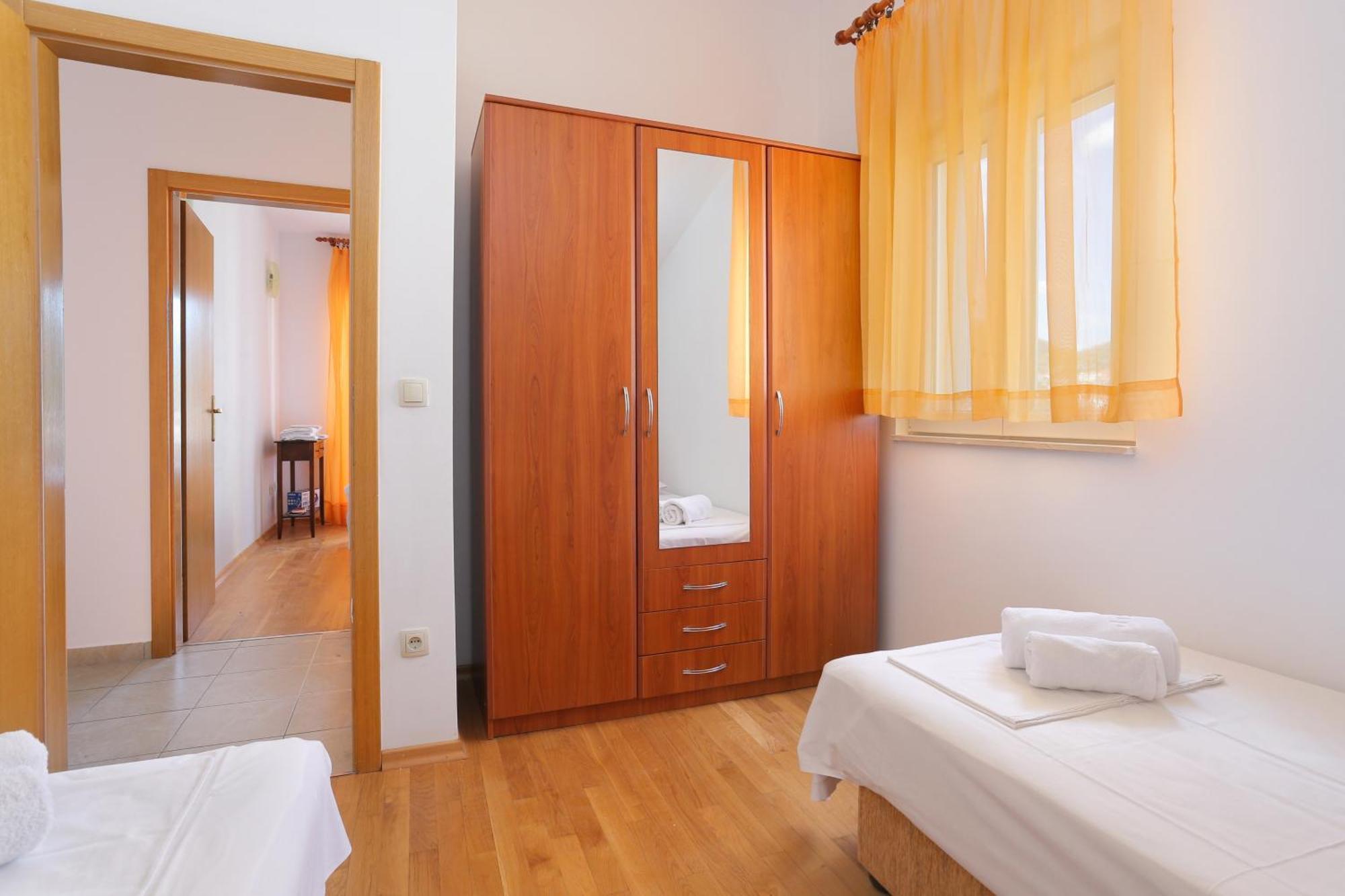 Apartments By The Sea Seget Vranjica, Trogir - 13771 Chambre photo
