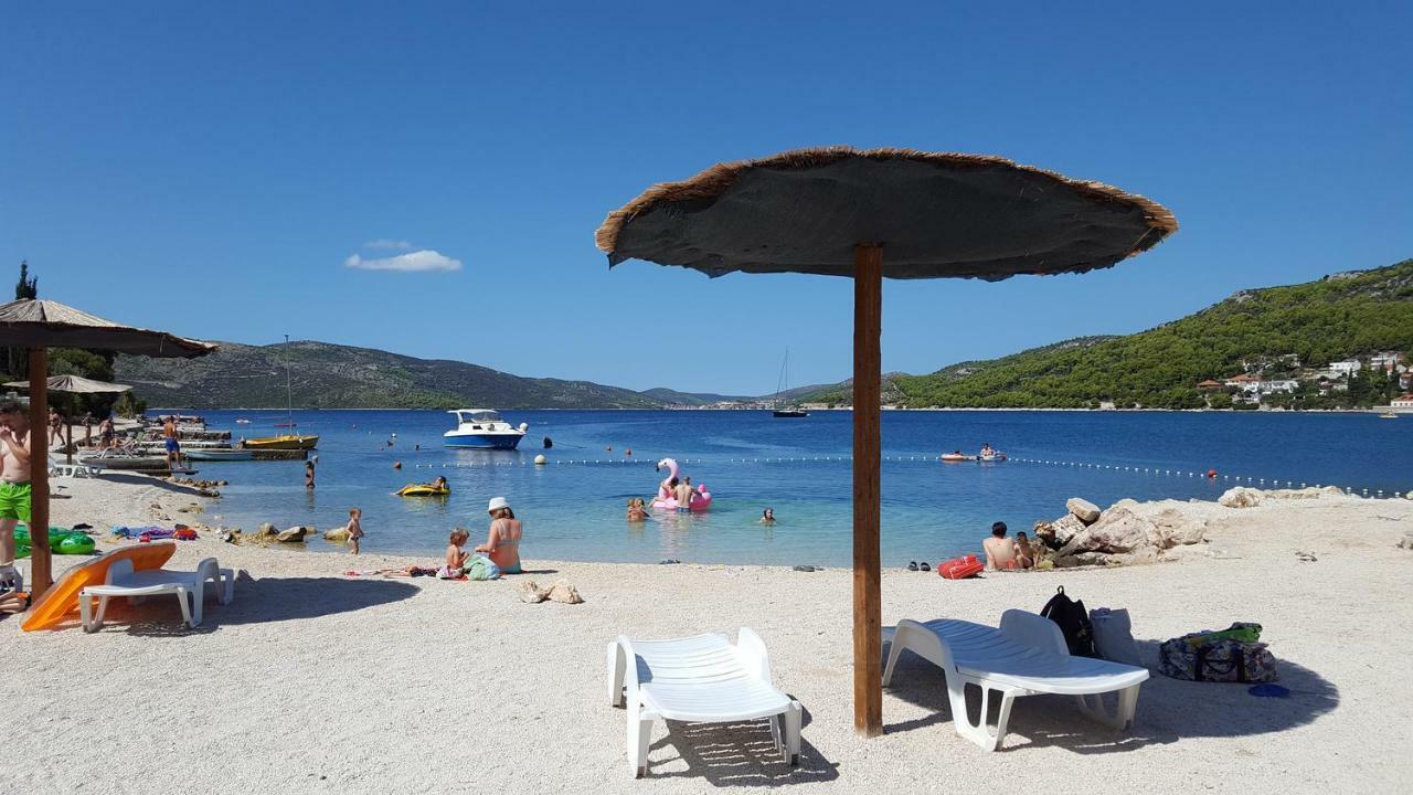 Apartments By The Sea Seget Vranjica, Trogir - 13771 Extérieur photo